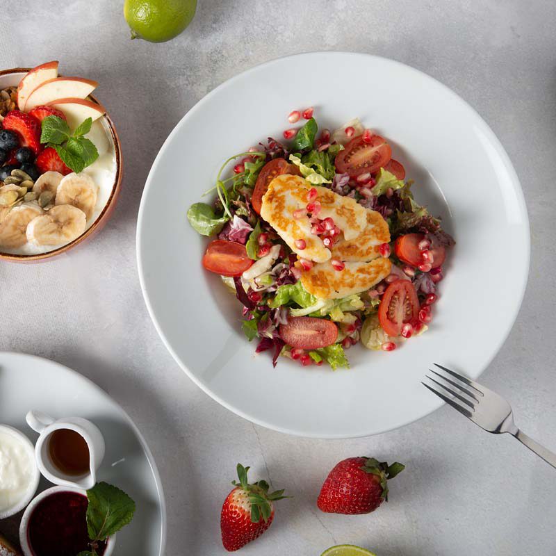 Salad with grilled cheese